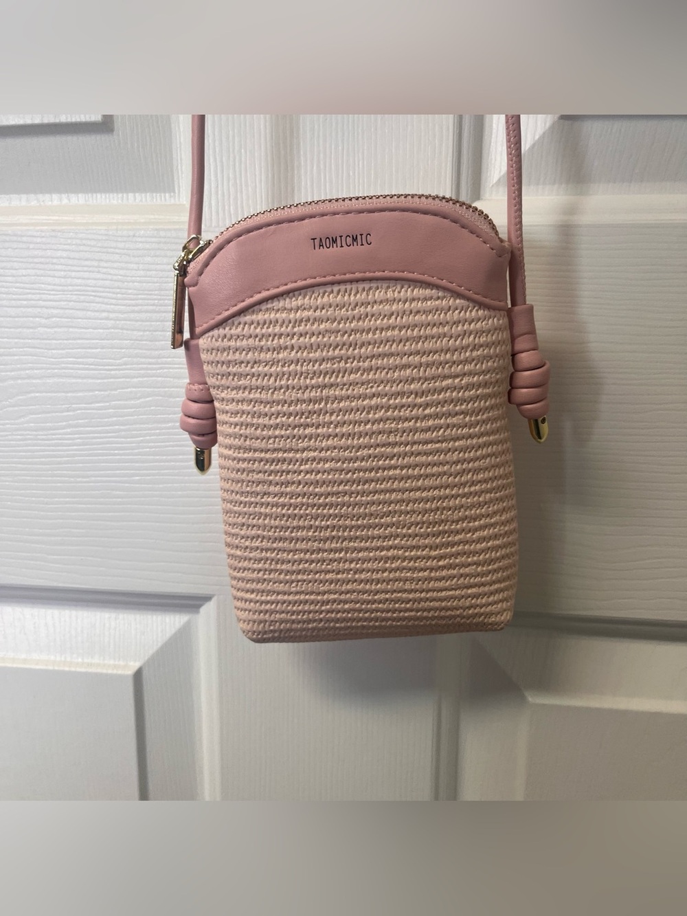 Taomichic Pink Woven Phone Crossbody Bag